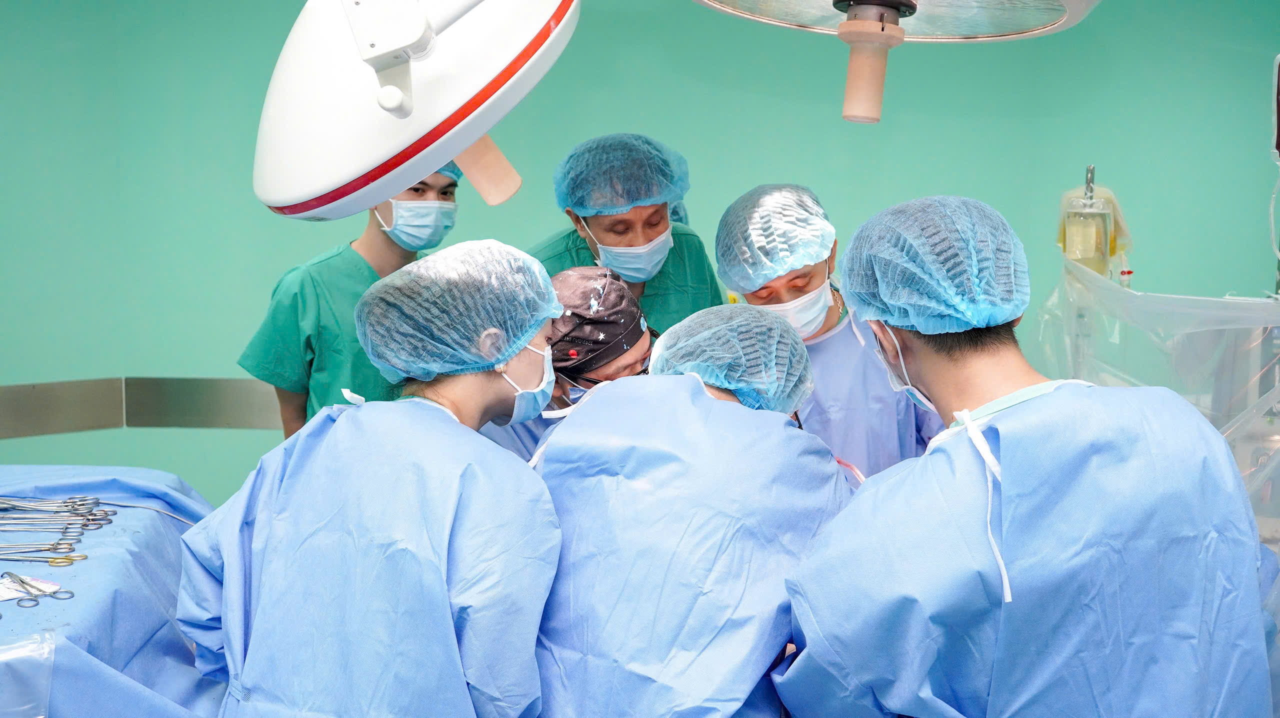 VIDEO: Lay động nghi thức  trước ca đại phẫu hiến tạng cứu sống 6 bệnh nhân- Ảnh 2.