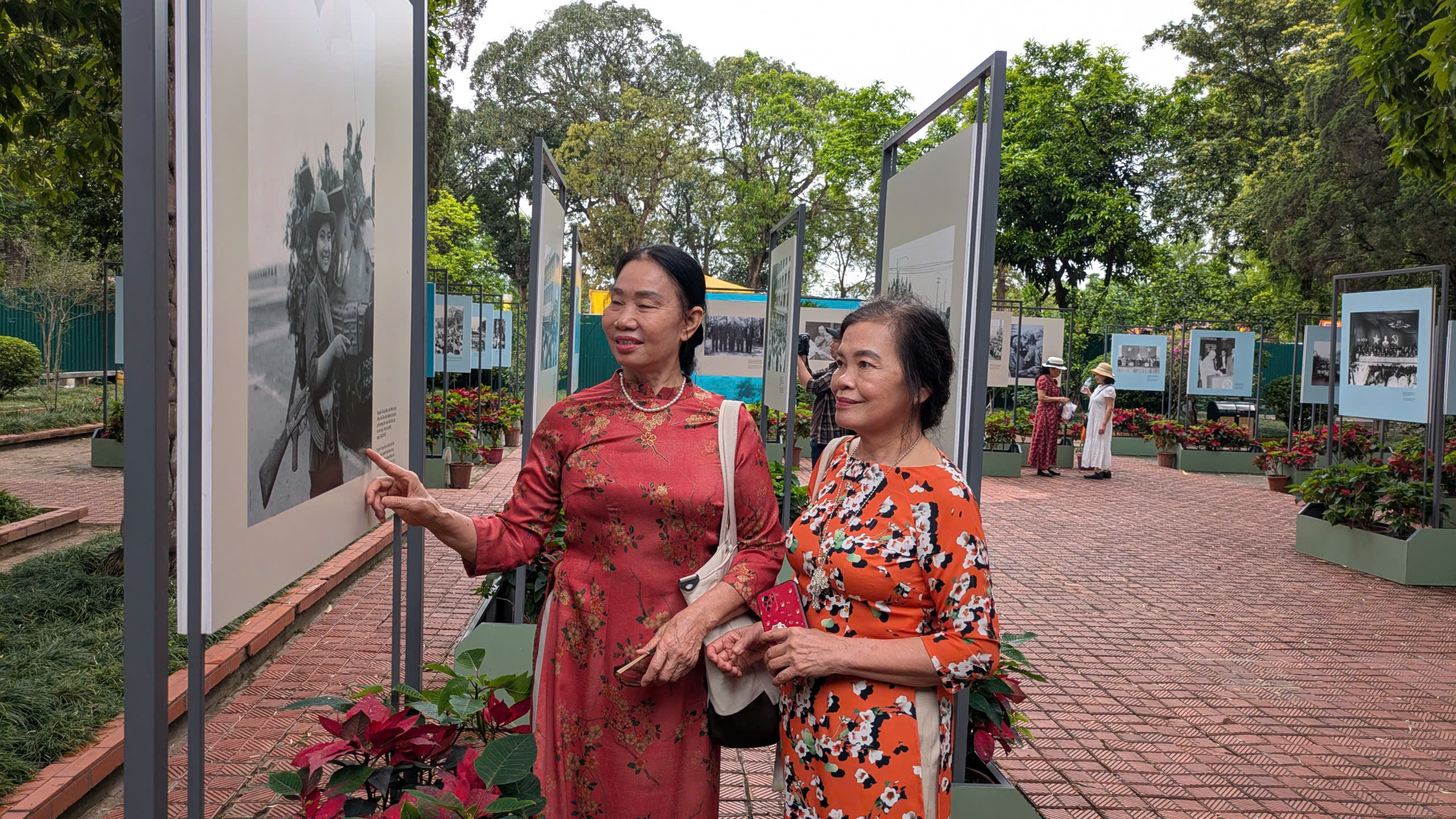 Gợi lại ký ức sau ngày thống nhất qua ảnh tư liệu quý- Ảnh 5.