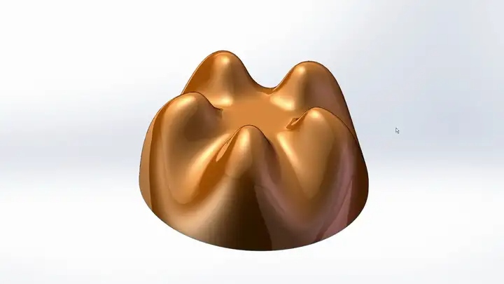 V&igrave; sao đ&aacute;y chai nước ngọt bằng nhựa thường c&oacute; h&igrave;nh c&aacute;nh hoa?- Ảnh 2.