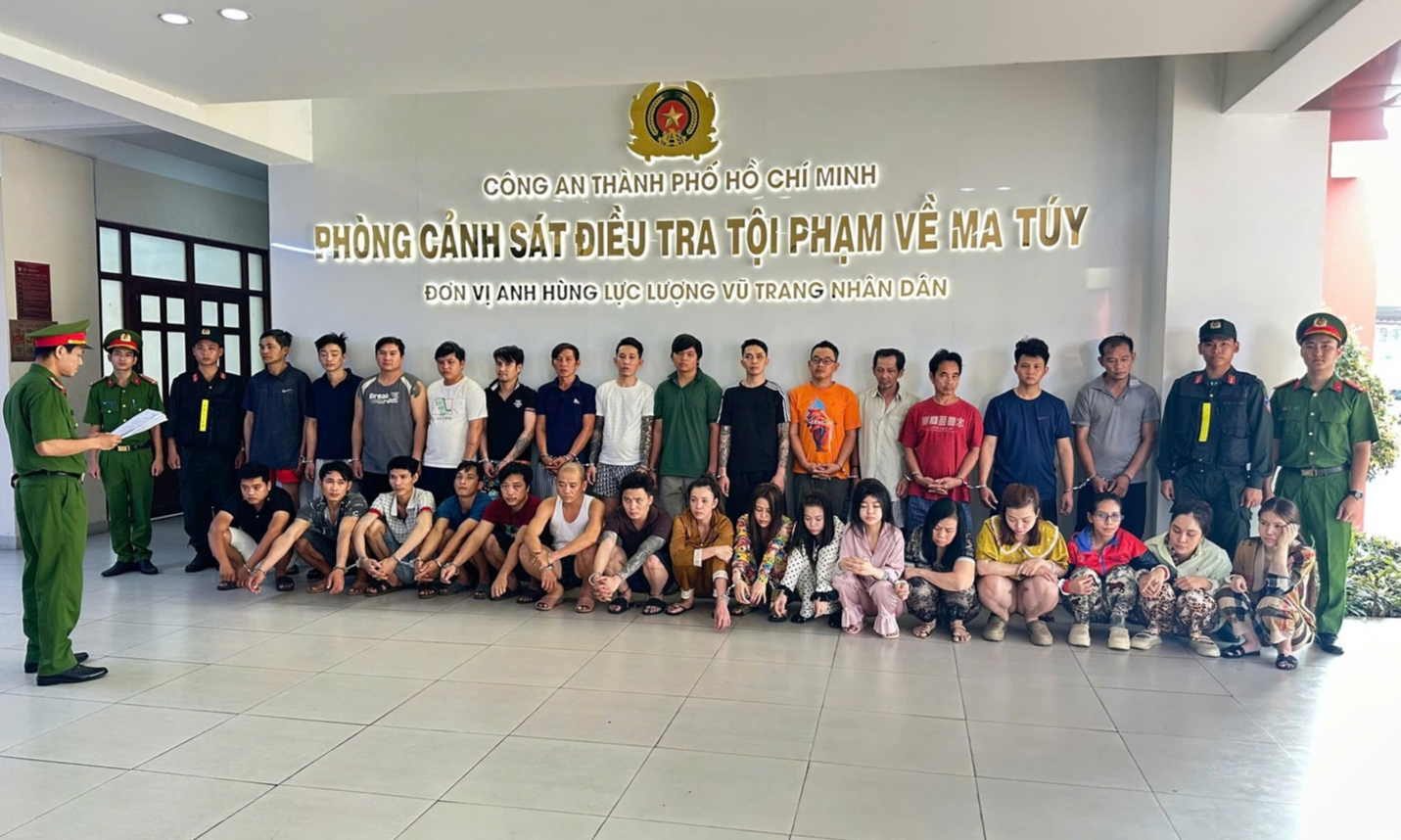 Triệt phá đường dây ma túy xuyên biên giới, khởi tố 26 đối tượng - Ảnh 2.