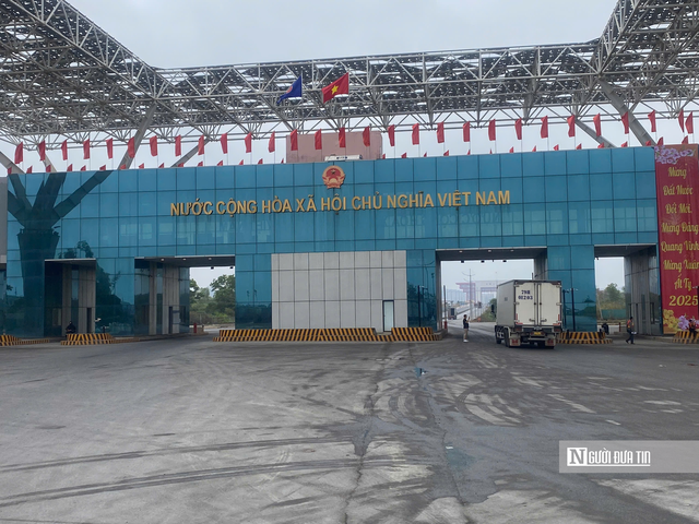 Quảng Ninh: Tổng kim ngạch XNK tăng 160 triệu USD khi th&iacute; điểm th&ocirc;ng quan ng&agrave;y cuối tuần- Ảnh 1.