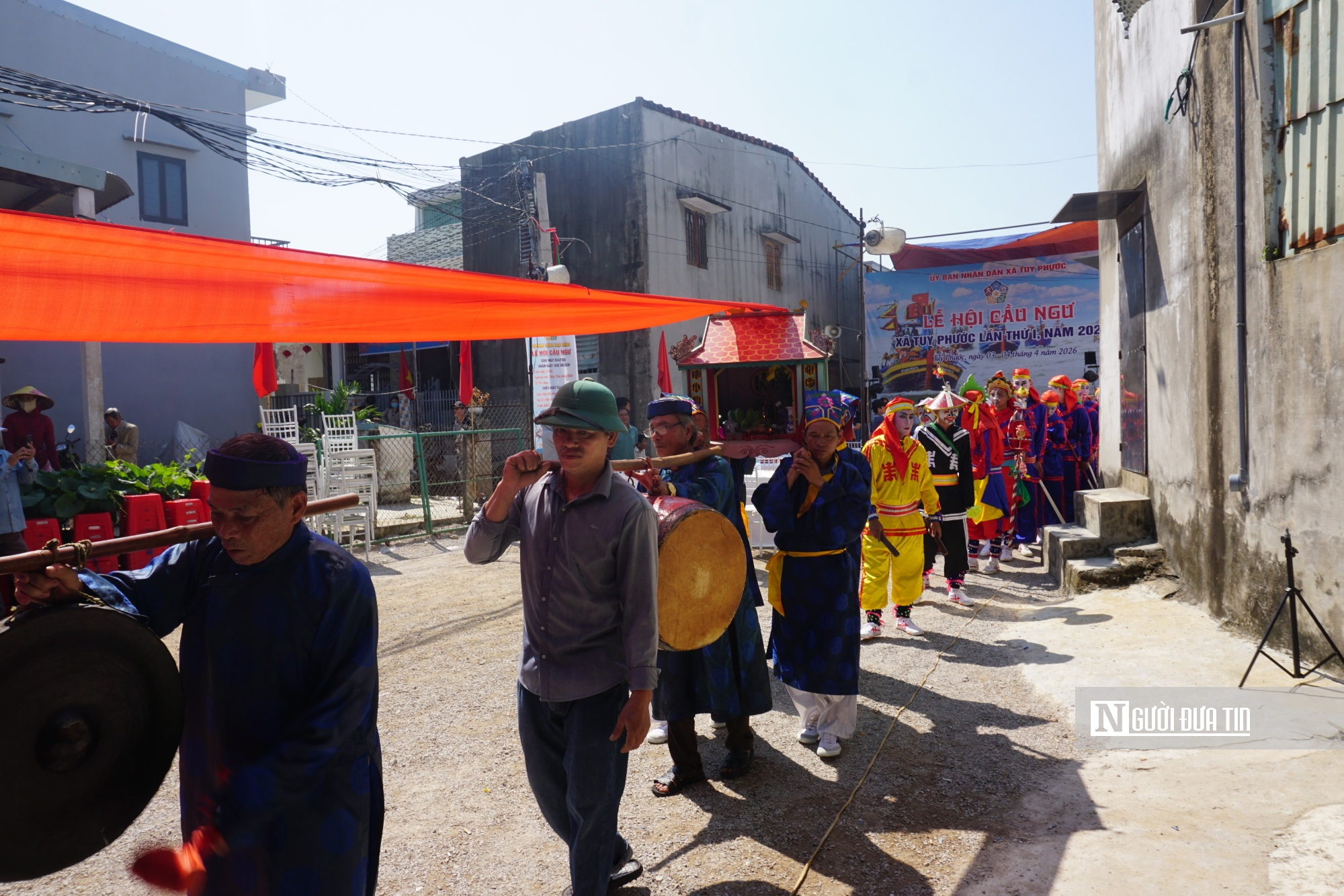 Lướt sóng trải nghiệm lễ hội cầu ngư hơn 200 năm tuổi của ngư dân trên đầm Thị Nại- Ảnh 13.