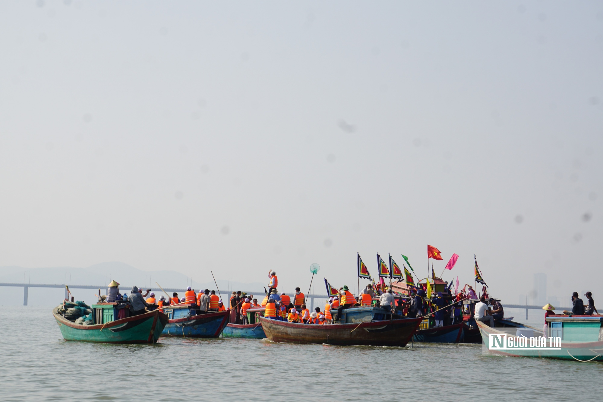 Lướt sóng trải nghiệm lễ hội cầu ngư hơn 200 năm tuổi của ngư dân trên đầm Thị Nại- Ảnh 17.