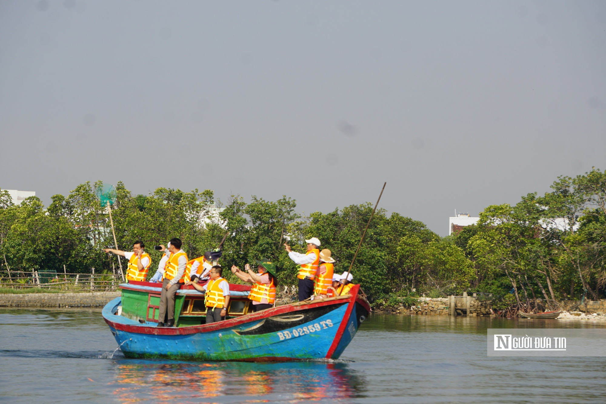 Lướt sóng trải nghiệm lễ hội cầu ngư hơn 200 năm tuổi của ngư dân trên đầm Thị Nại- Ảnh 16.