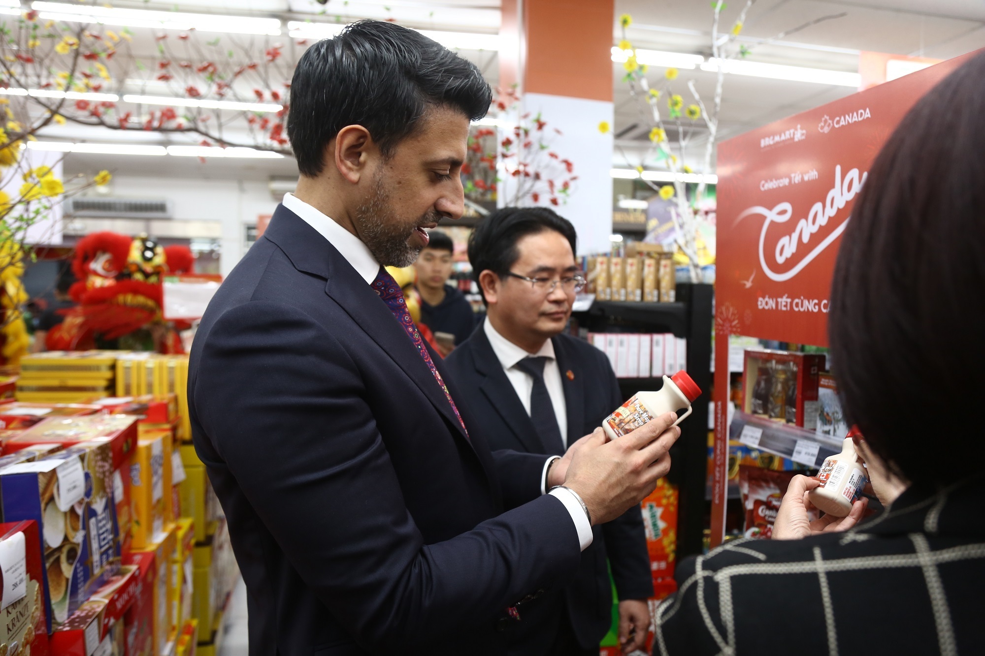 Bộ trưởng Bộ Thương mại Quốc tế Canada thăm si&ecirc;u thị BRGMart Phạm Ngọc Thạch - Ảnh 3.