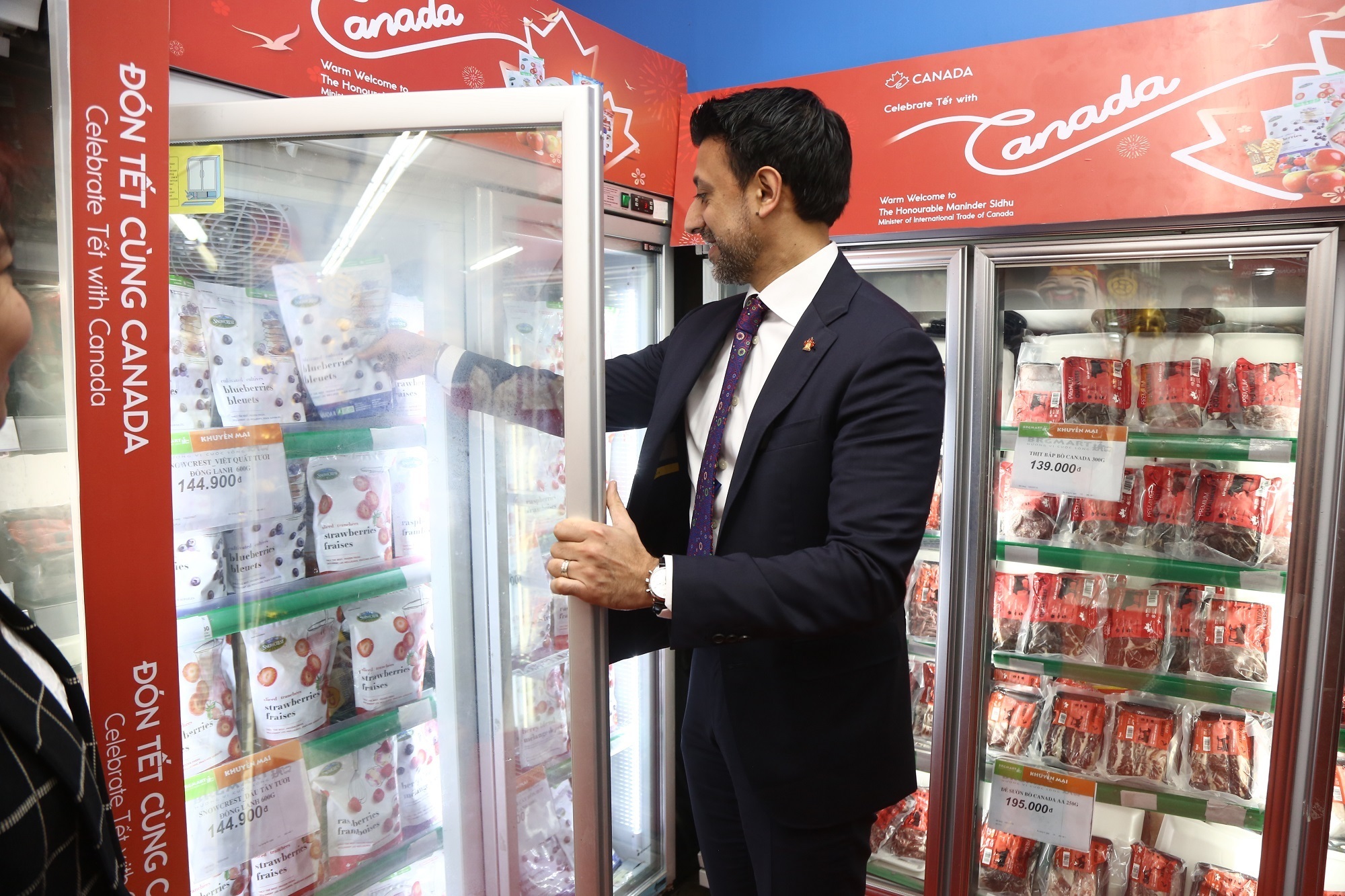 Bộ trưởng Bộ Thương mại Quốc tế Canada thăm si&ecirc;u thị BRGMart Phạm Ngọc Thạch - Ảnh 5.