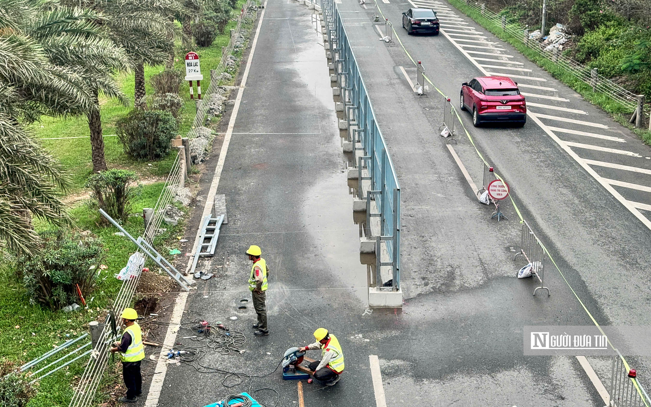 H&agrave; Nội: R&agrave;o chắn gần 700m Đại lộ Thăng Long để thi c&ocirc;ng Metro số 5 - Ảnh 4.
