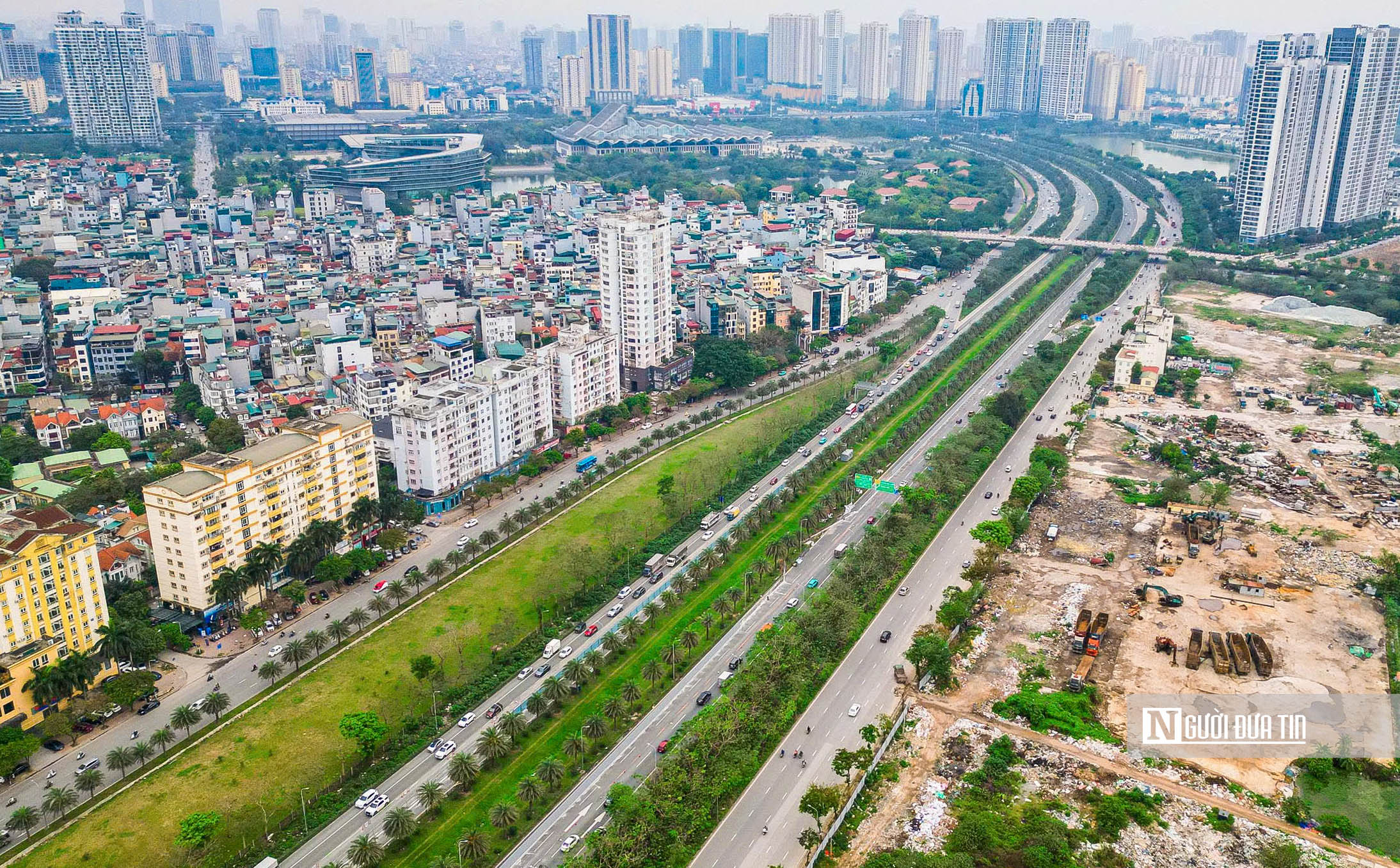 H&agrave; Nội: R&agrave;o chắn gần 700m Đại lộ Thăng Long để thi c&ocirc;ng Metro số 5 - Ảnh 1.