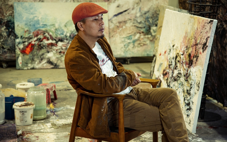 Nghệ sĩ Lê Hữu Hiếu tỏa sáng tại Venice Biennale với triển lãm 'Tằm'