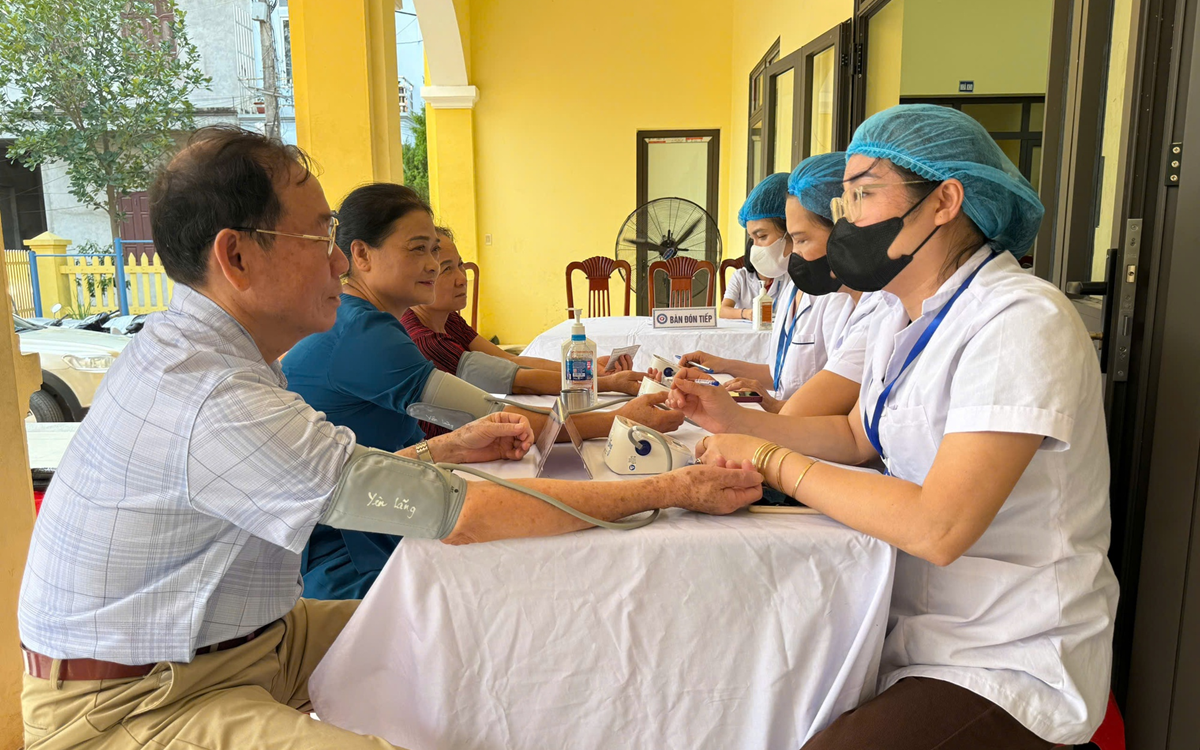 Hơn 10.000 Người Dân Được Khám Sàng Lọc Miễn Phí Trong Ngày Sức Khỏe Toàn Dân Đầu Tiên Tại Việt Nam