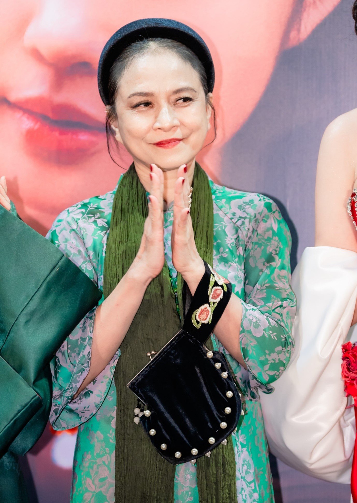 Cuộc sống kín tiếng ở tuổi 62 của nữ NSƯT từng bị 28 vết xẹo trên mặt vì tai nạn - Ảnh 8.