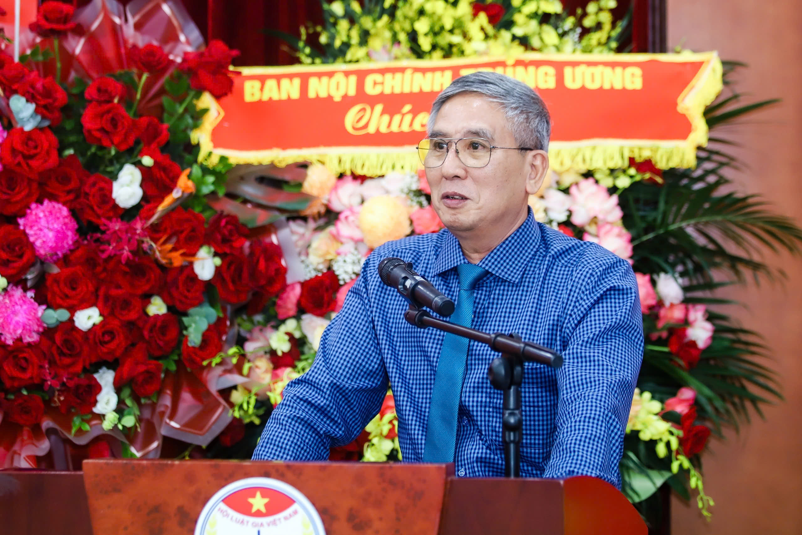 Phát huy vai trò luật gia trong bảo vệ nền tảng tư tưởng của Đảng - Ảnh 2.