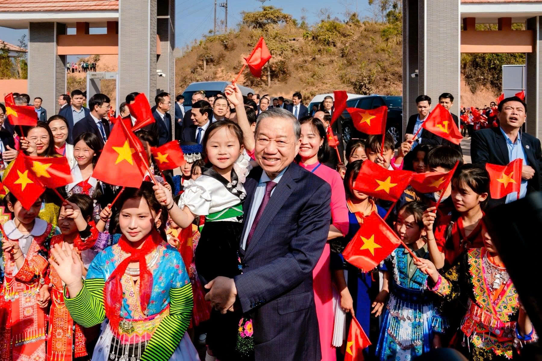 Phát huy vai trò luật gia trong bảo vệ nền tảng tư tưởng của Đảng - Ảnh 1.