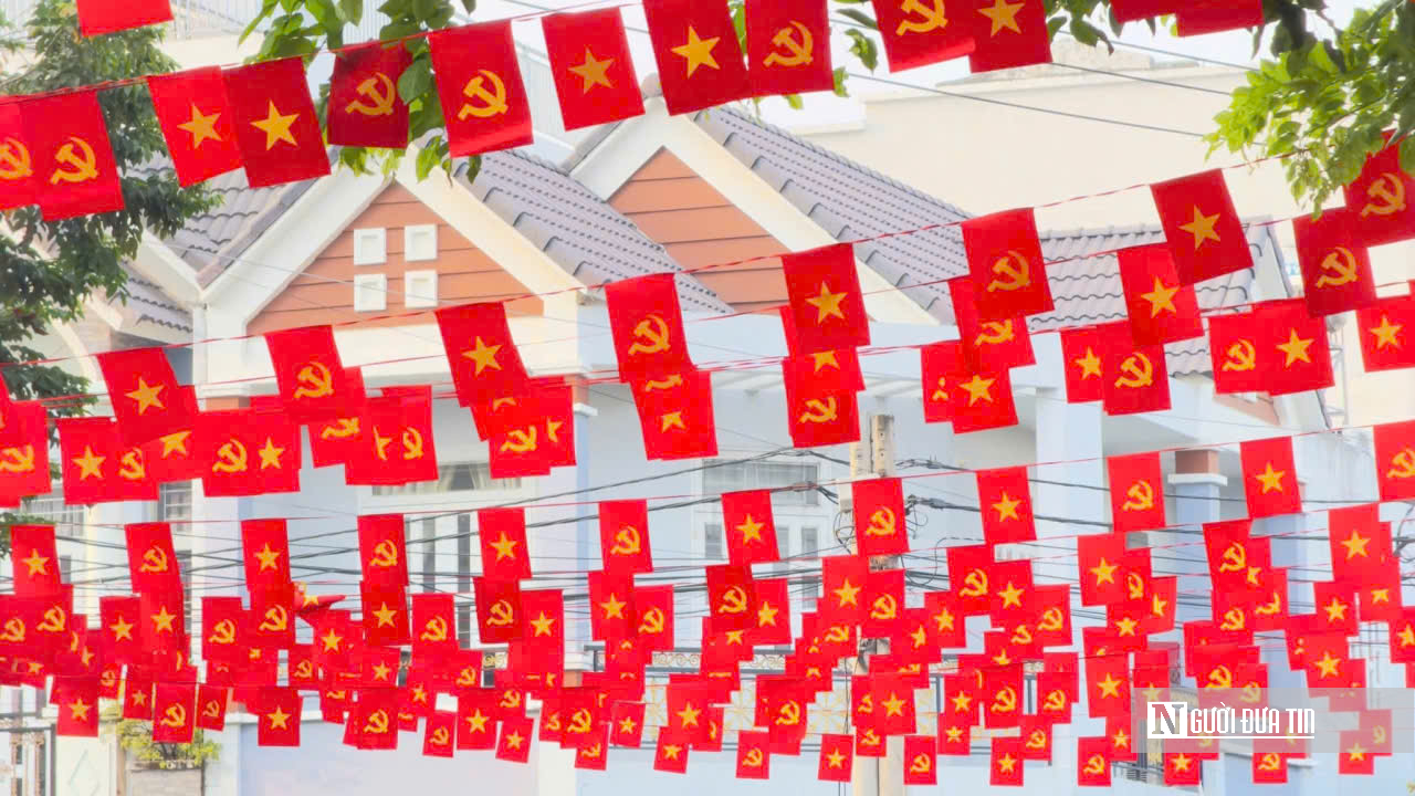 Đồng Nai rực rỡ cờ hoa ngày 30/4, khí thế mới của thành phố trẻ trực thuộc Trung ương- Ảnh 6.