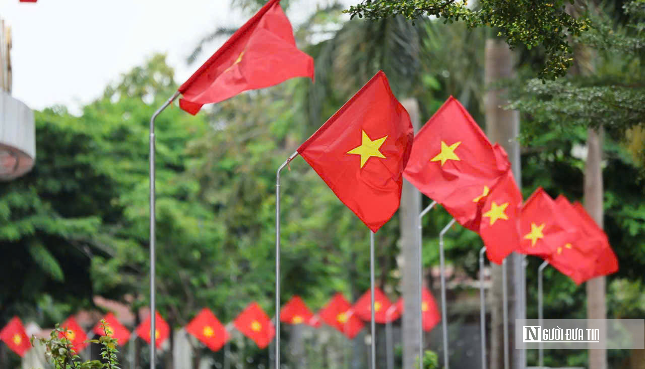 Đồng Nai rực rỡ cờ hoa ngày 30/4, khí thế mới của thành phố trẻ trực thuộc Trung ương- Ảnh 9.