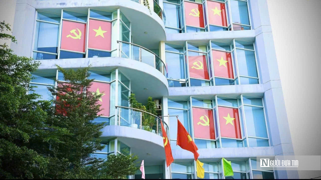 Đồng Nai rực rỡ cờ hoa ngày 30/4, khí thế mới của thành phố trẻ trực thuộc Trung ương- Ảnh 12.