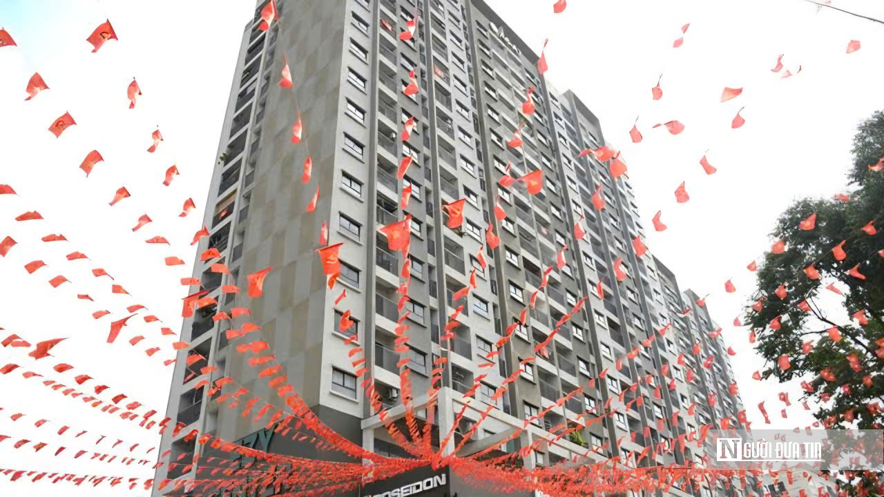 Đồng Nai rực rỡ cờ hoa ngày 30/4, khí thế mới của thành phố trẻ trực thuộc Trung ương- Ảnh 14.