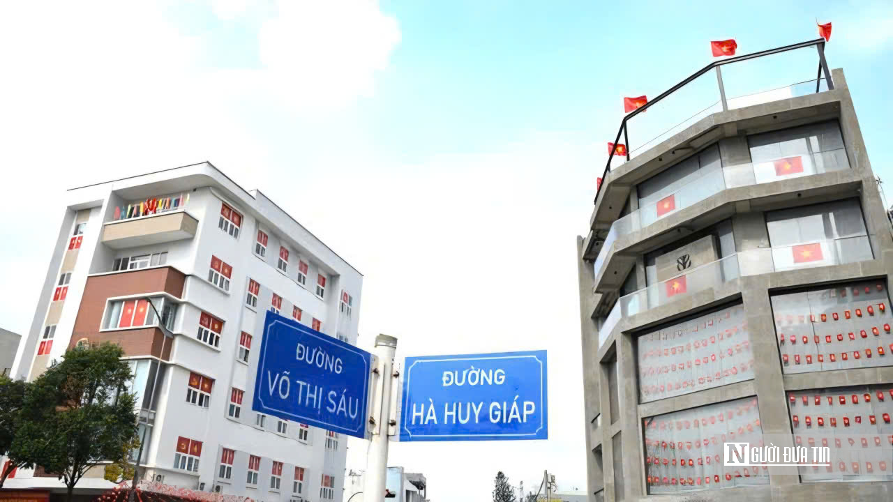 Đồng Nai rực rỡ cờ hoa ngày 30/4, khí thế mới của thành phố trẻ trực thuộc Trung ương- Ảnh 17.