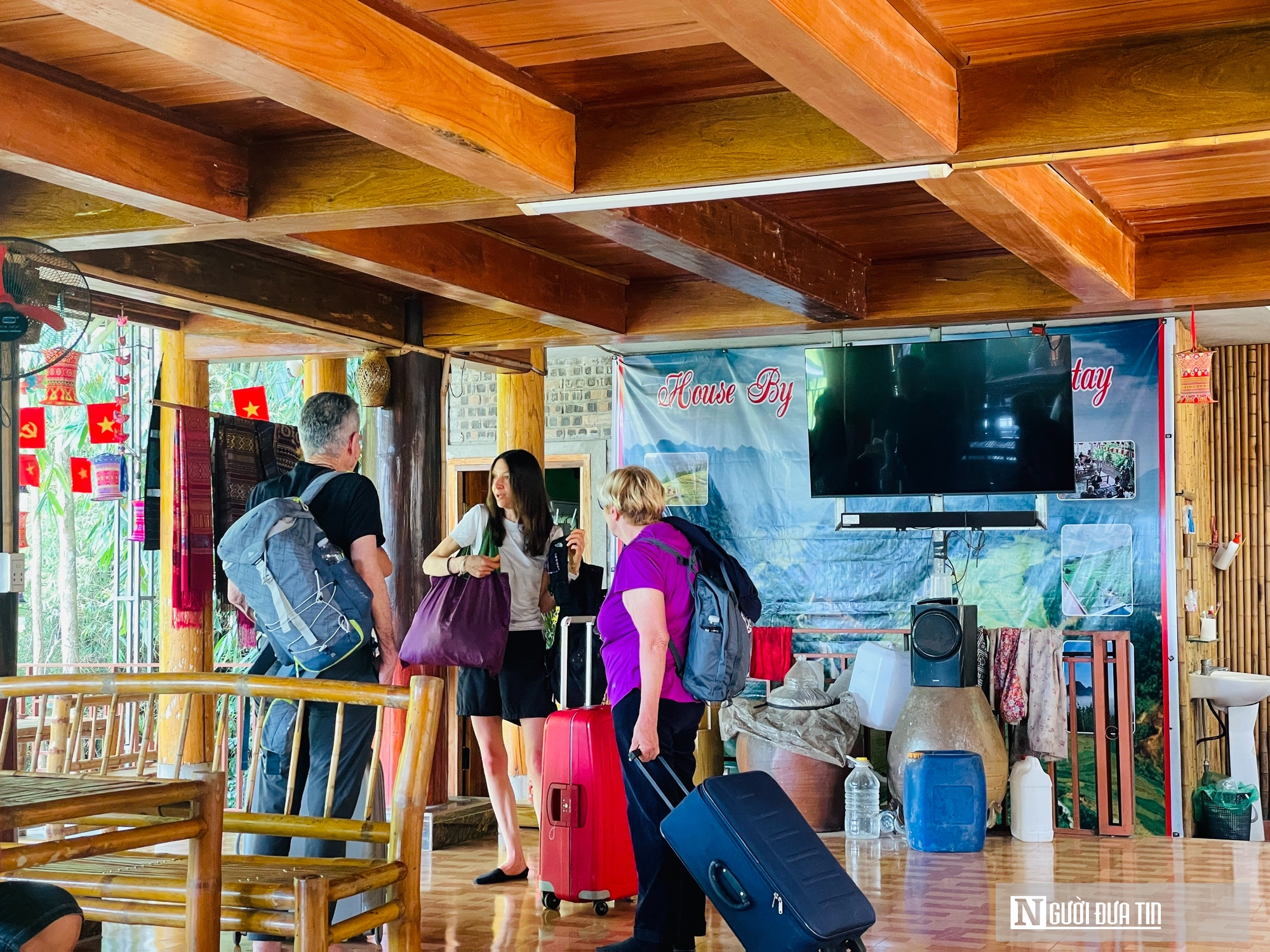 Biến nh&agrave; s&agrave;n cổ th&agrave;nh homestay, người v&ugrave;ng cao đổi đời nhờ thu h&agrave;ng chục triệu mỗi th&aacute;ng- Ảnh 4.