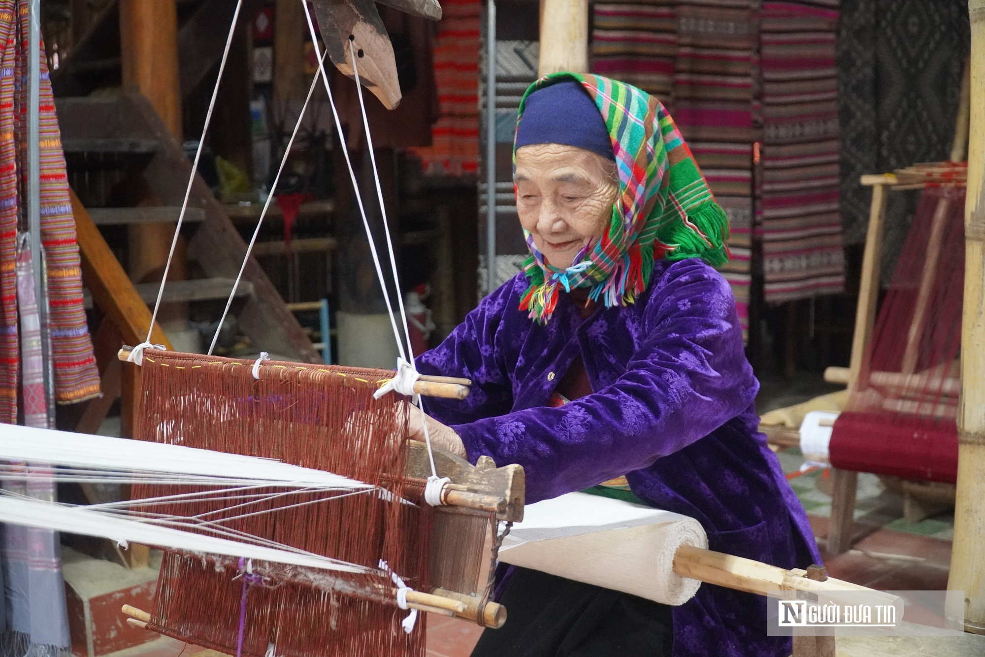 Làng dệt thổ cẩm hút khách nước ngoài ở khu du lịch Pù luông- Ảnh 1. Làng dệt thổ cẩm hút khách nước ngoài ở khu du lịch Pù luông- Ảnh 1.