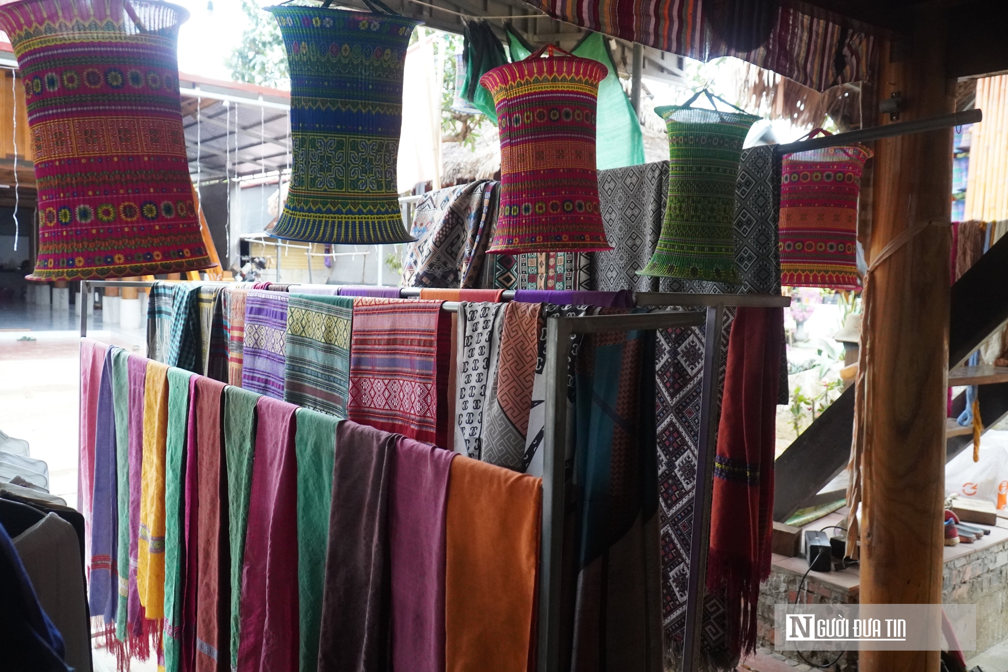 Làng dệt thổ cẩm hút khách nước ngoài ở khu du lịch Pù luông- Ảnh 5. Làng dệt thổ cẩm hút khách nước ngoài ở khu du lịch Pù luông- Ảnh 5.