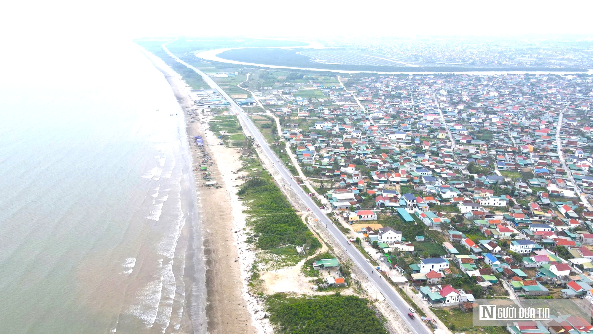 Ngắm diện mạo con đường ven biển h&agrave;ng ngh&igrave;n tỷ đồng - động lực ph&aacute;t triển kinh tế Nghệ An- Ảnh 1.