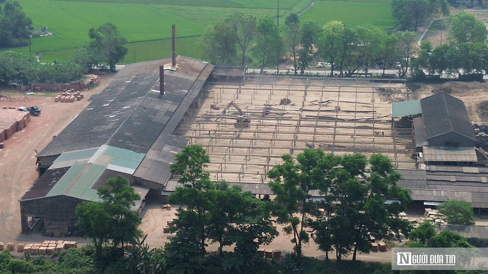 VIDEO: Toàn cảnh nhà máy gạch gây ô nhiễm ở Huế kiến nghị cưỡng chế thu hồi - Ảnh 1.