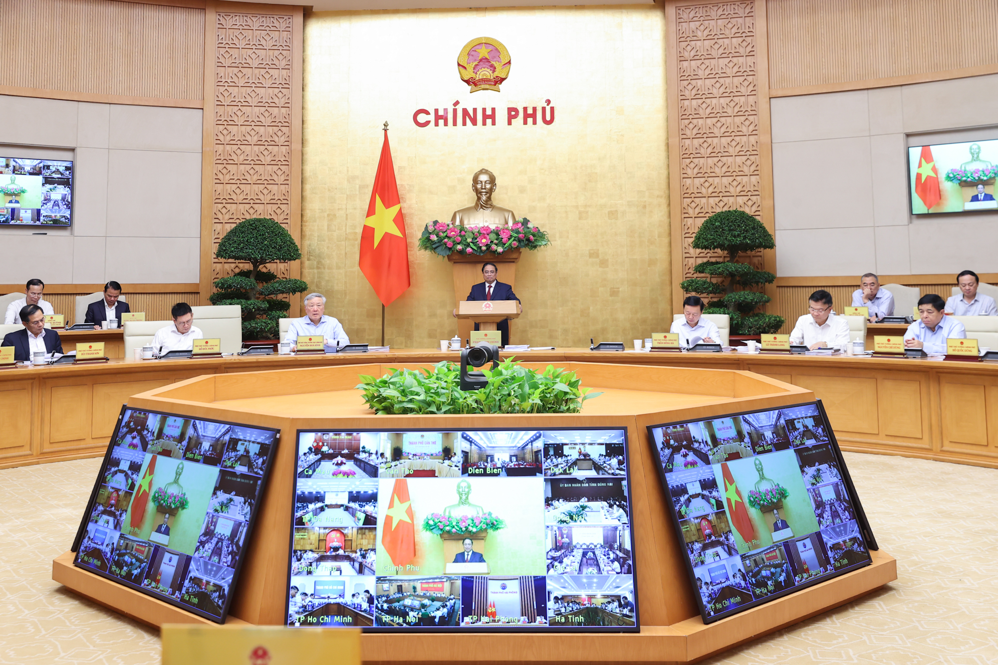 Lời cảm ơn của Thủ tướng Phạm Minh Chính sau hành trình 5 năm nhiệm kỳ Chính phủ - Ảnh 2.