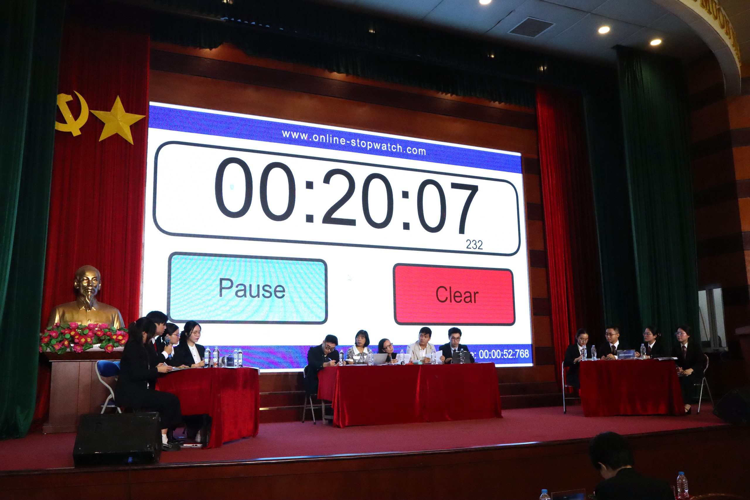 Sinh viên trường Đại học Luật Hà Nội vô địch tại cuộc thi The ASEAN Moot 2026- Ảnh 1.