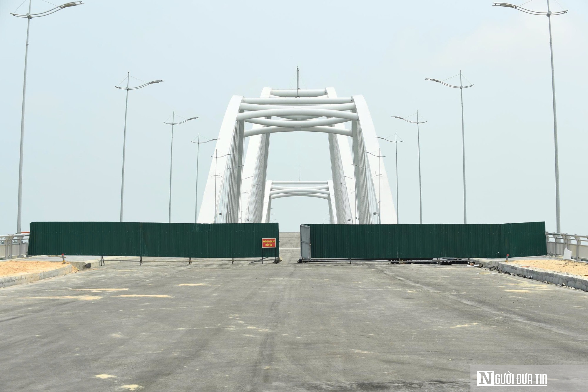 Cầu 1.300 tỷ đồng bắc qua sông Nhật Lệ hoàn thành nhưng chưa thể thông tuyến- Ảnh 7. Cầu 1.300 tỷ đồng bắc qua sông Nhật Lệ hoàn thành nhưng chưa thể thông tuyến- Ảnh 7.