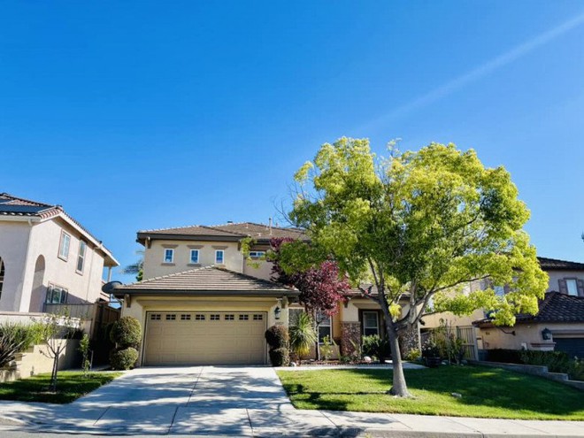 Hôn nhân viên mãn, nhan sắc trẻ đẹp ở tuổi U40 của mỹ nhân phim giờ vàng VTV  - Ảnh 5.