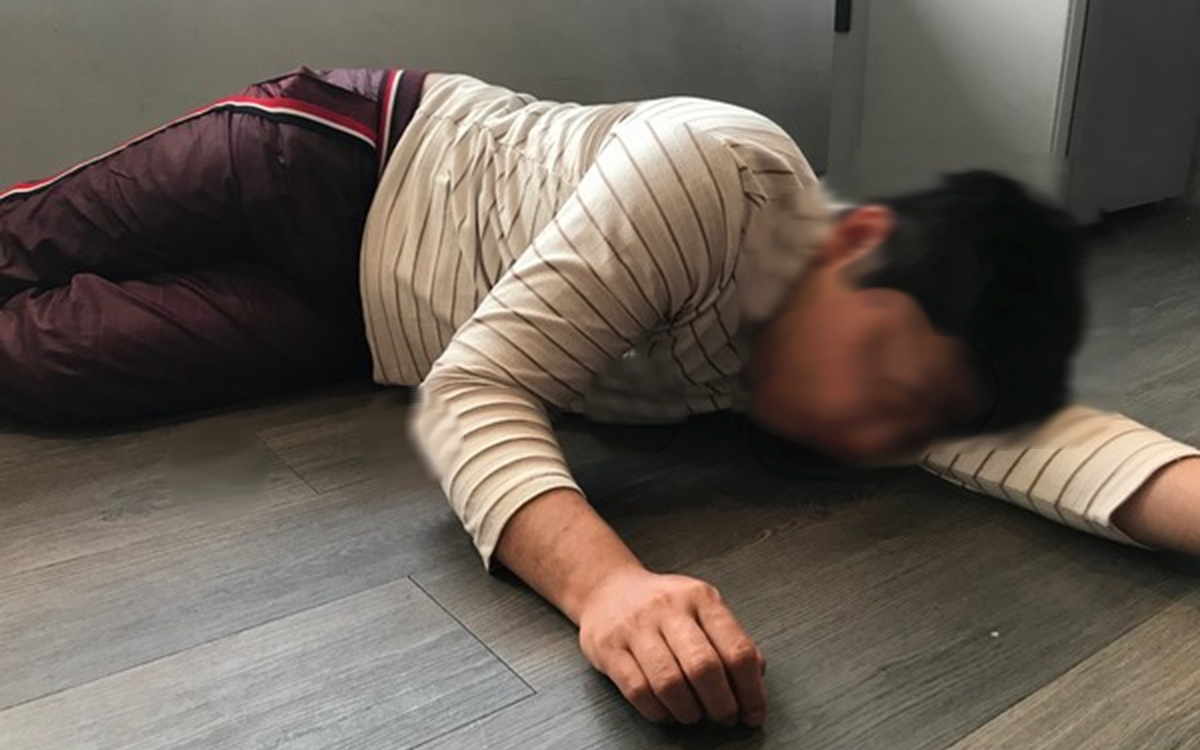 Đeo tai nghe suốt 5 giờ chơi game, ch&agrave;ng trai 26 tuổi đột ngột mất th&iacute;nh lực - Ảnh 2.