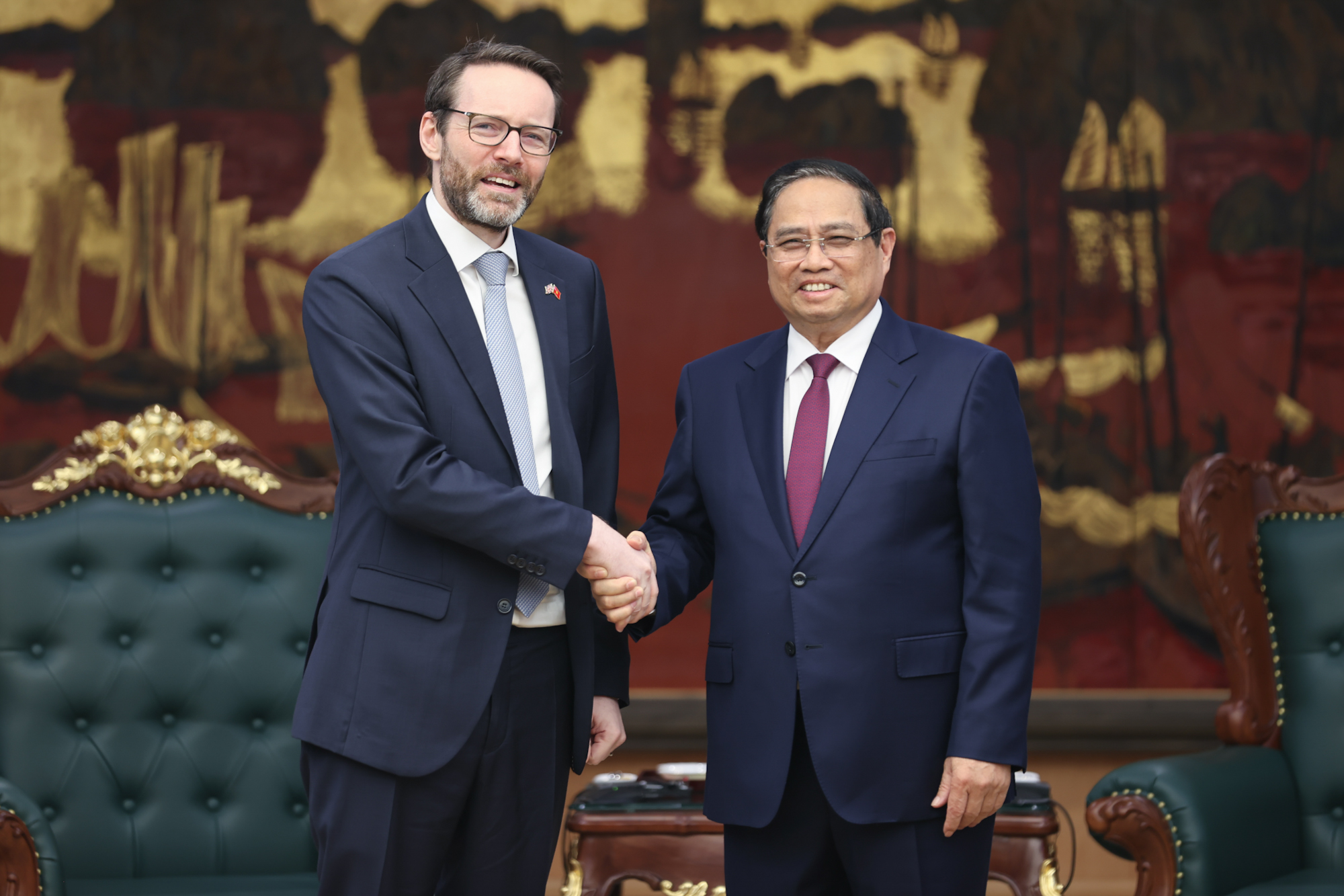 Thủ tướng Phạm Minh Chính tiếp Đại sứ Anh Iain Frew - Ảnh 1.