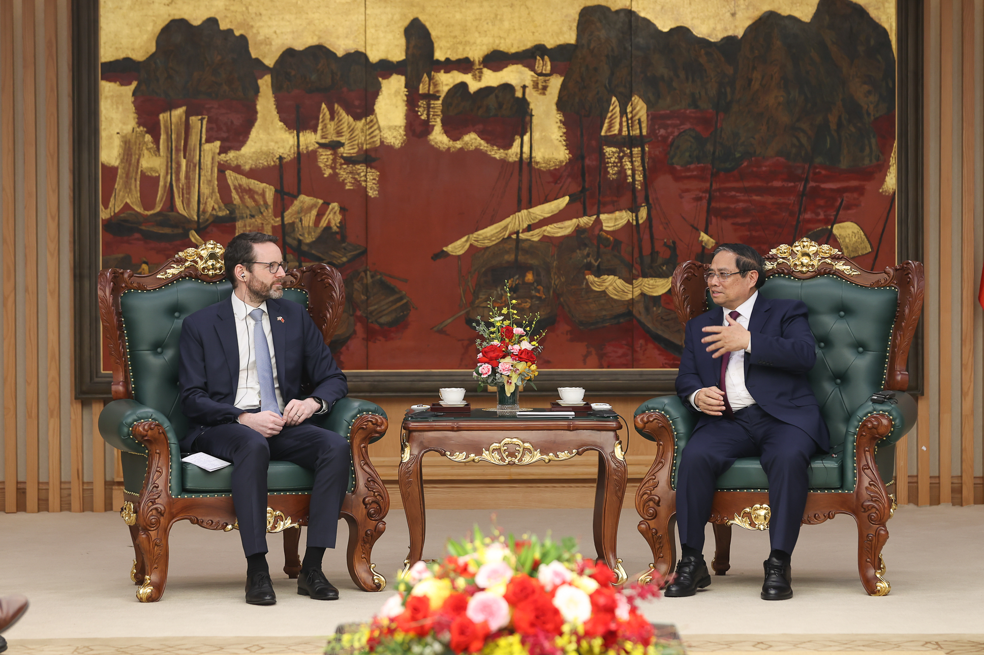 Thủ tướng Phạm Minh Chính tiếp Đại sứ Anh Iain Frew - Ảnh 2.