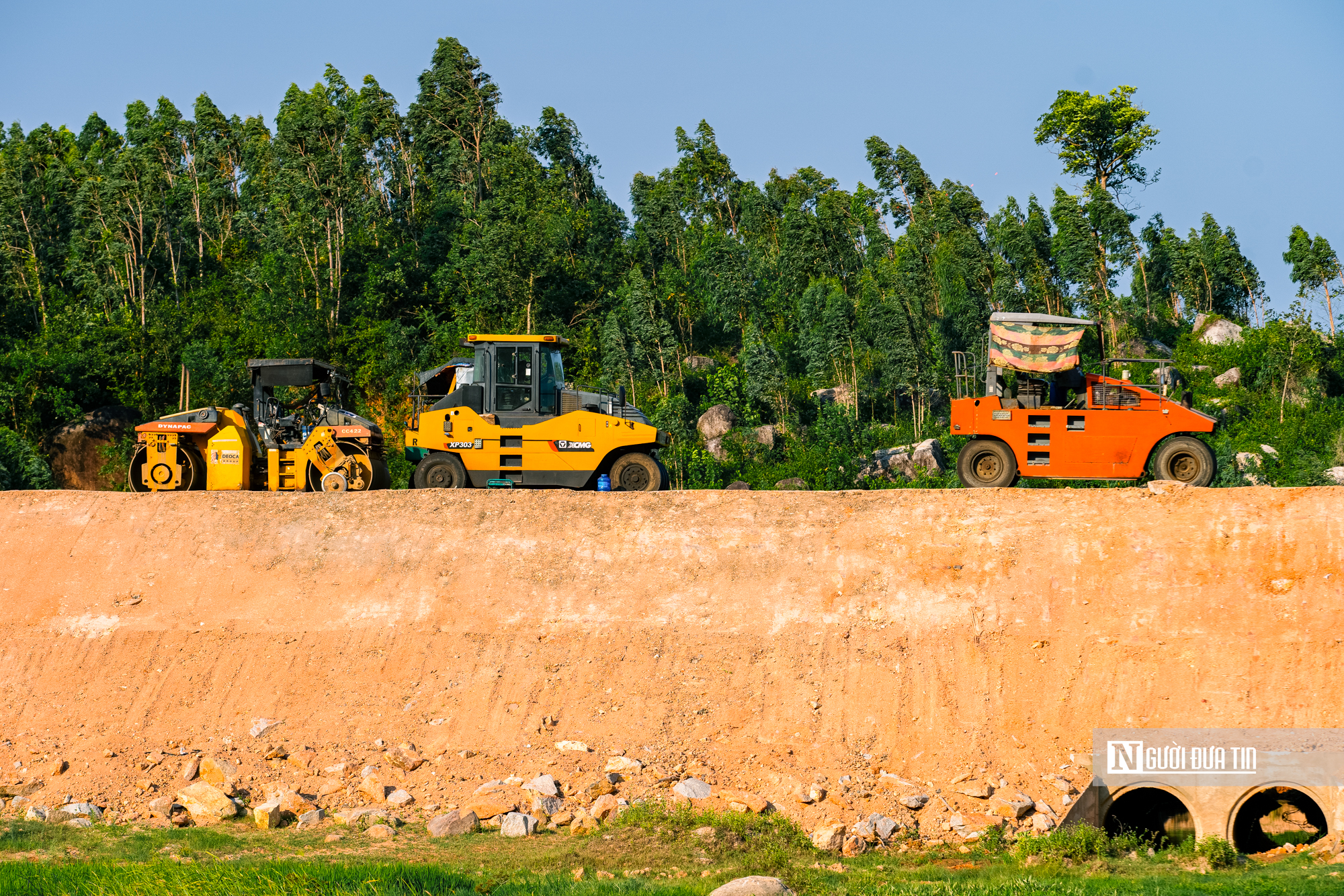 Cận cảnh chạy nước r&uacute;t ho&agrave;n thiện 12 km cao tốc Ch&iacute; Thạnh &ndash; V&acirc;n Phong- Ảnh 7.