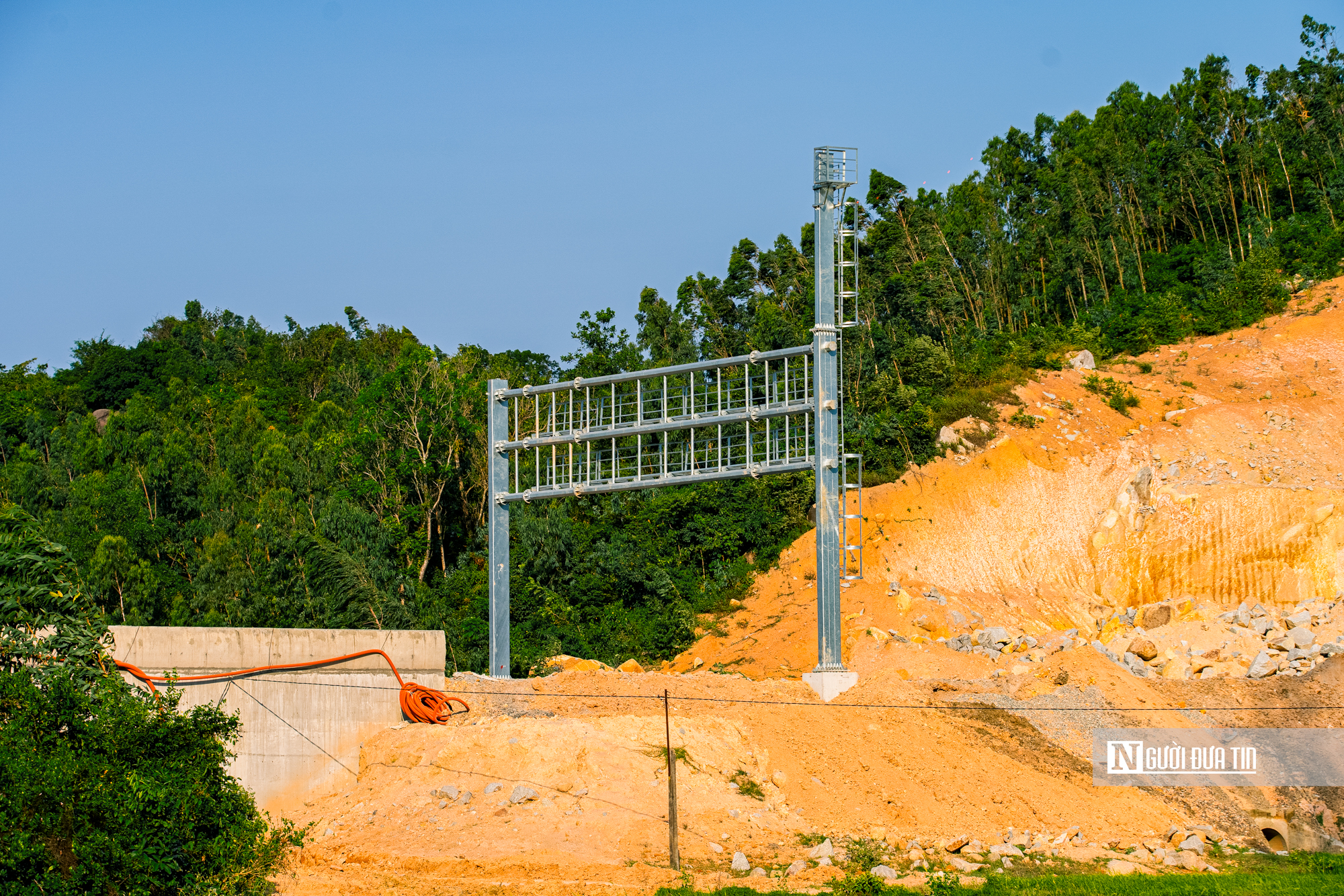 Cận cảnh chạy nước r&uacute;t ho&agrave;n thiện 12 km cao tốc Ch&iacute; Thạnh &ndash; V&acirc;n Phong- Ảnh 14.