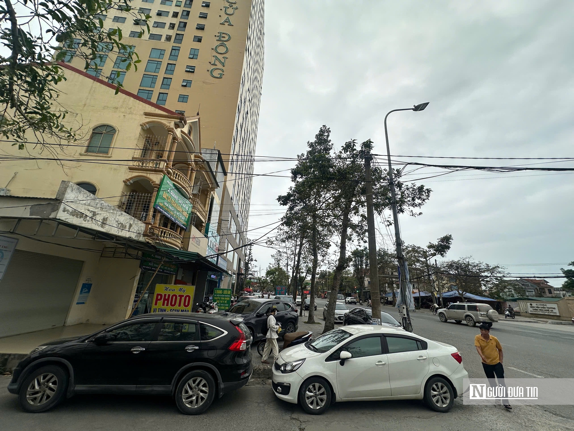 Nghệ An: Xử l&yacute; kết hợp tuy&ecirc;n truyền c&aacute;c trường hợp vi phạm lấn chiếm vỉa h&egrave;- Ảnh 2.