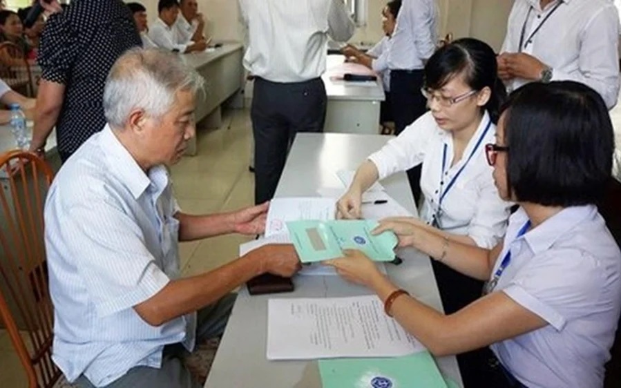 Giá vàng chiều nay (8/4): Quay đầu giảm sau đà tăng phi mã, số lượng người bán vàng tăng cao - Ảnh 1. Giá vàng chiều nay (8/4): Quay đầu giảm sau đà tăng phi mã, số lượng người bán vàng tăng cao - Ảnh 1.