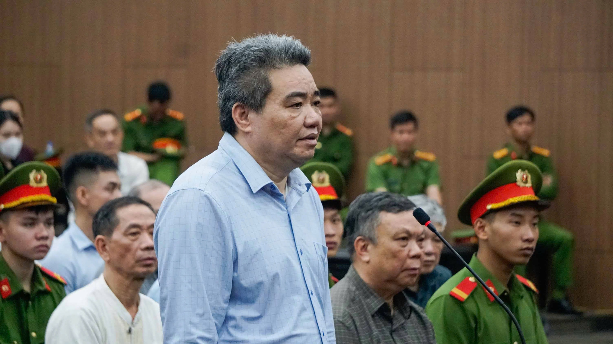 Cựu Thứ trưởng Hoàng văn Thắng lình án năm vì nhận 4,5 tỷ đồng - Ảnh 2.