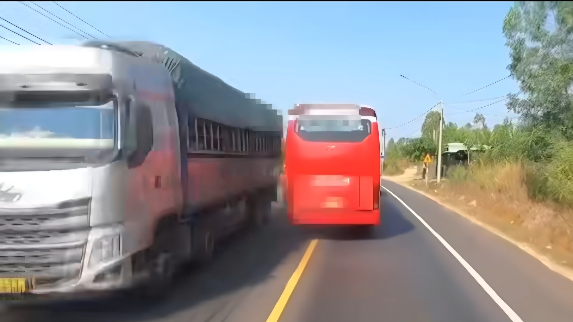 Xử lý vi phạm từ phản ánh trên VNeTraffic: CSGT Đồng Nai tăng cường lập lại trật tự giao thông- Ảnh 2.