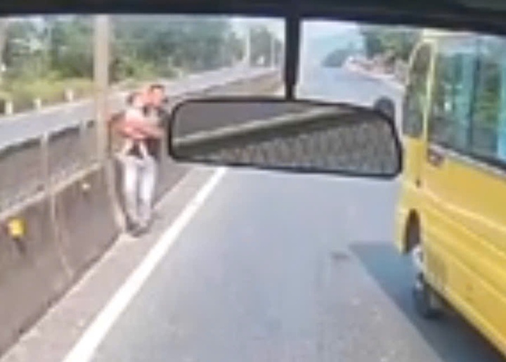 Cứu người và phạm luật - Ảnh 1.