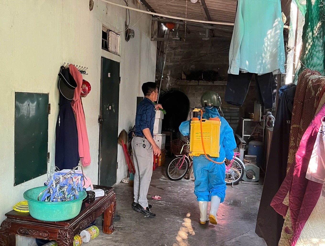 Nhanh chóng khoanh vùng, dập tắt ổ dịch sốt xuất huyết đầu tiên tại Hà Tĩnh- Ảnh 3.