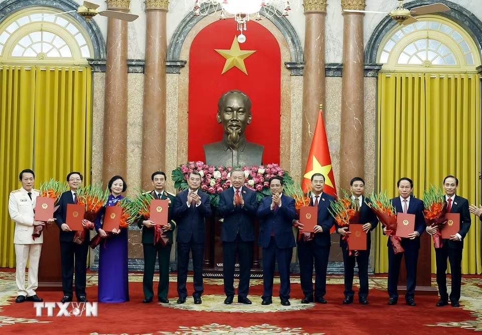 Tổng B&iacute; thư, Chủ tịch nước T&ocirc; L&acirc;m trao quyết định bổ nhiệm c&aacute;c th&agrave;nh vi&ecirc;n Ch&iacute;nh phủ - Ảnh 2.