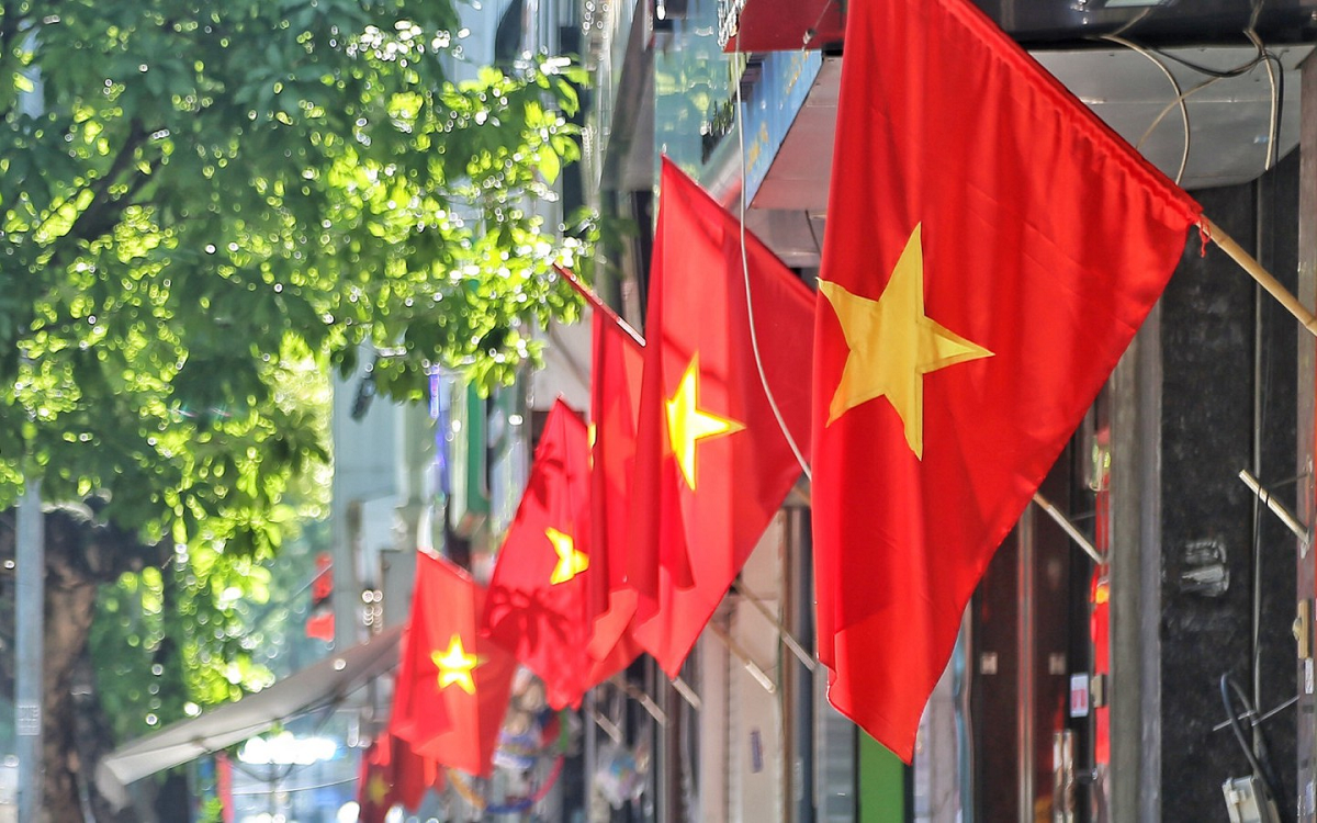 Tổng Liên đoàn Lao động Việt Nam lấy ý kiến hoán đổi ngày nghỉ lễ 30/4 và 1/5 năm 2026