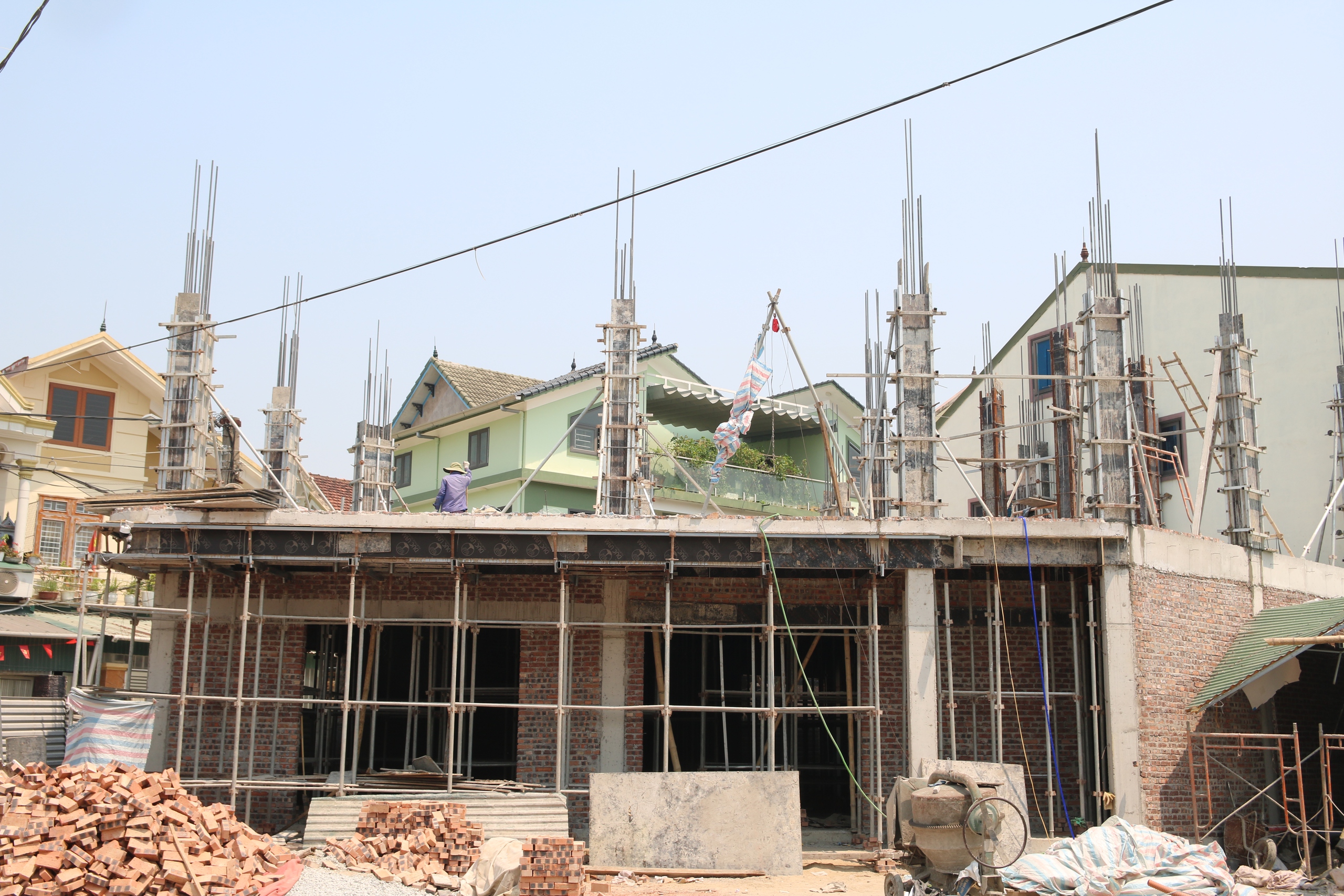 Người dân oằn mình mưu sinh giữa cái nắng đầu mùa gần 40 độ C- Ảnh 7. Người dân oằn mình mưu sinh giữa cái nắng đầu mùa gần 40 độ C- Ảnh 7.