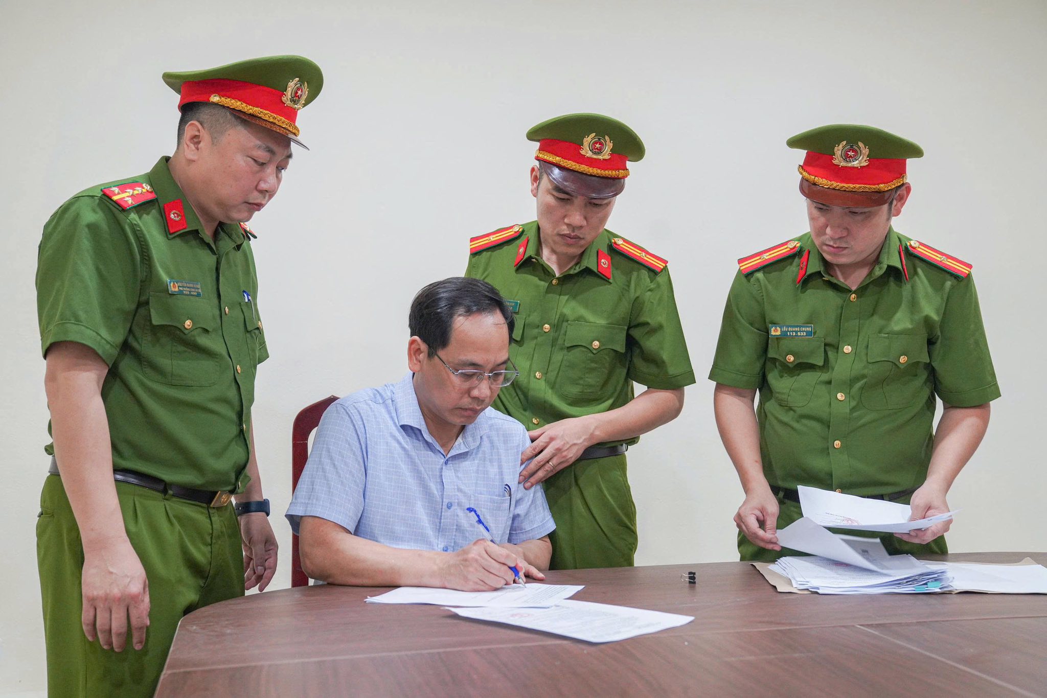 Ph&uacute; Thọ: Gi&aacute;m đốc, Hiệu trưởng "ăn chặn" tiền trợ cấp của người khuyết tật- Ảnh 1.