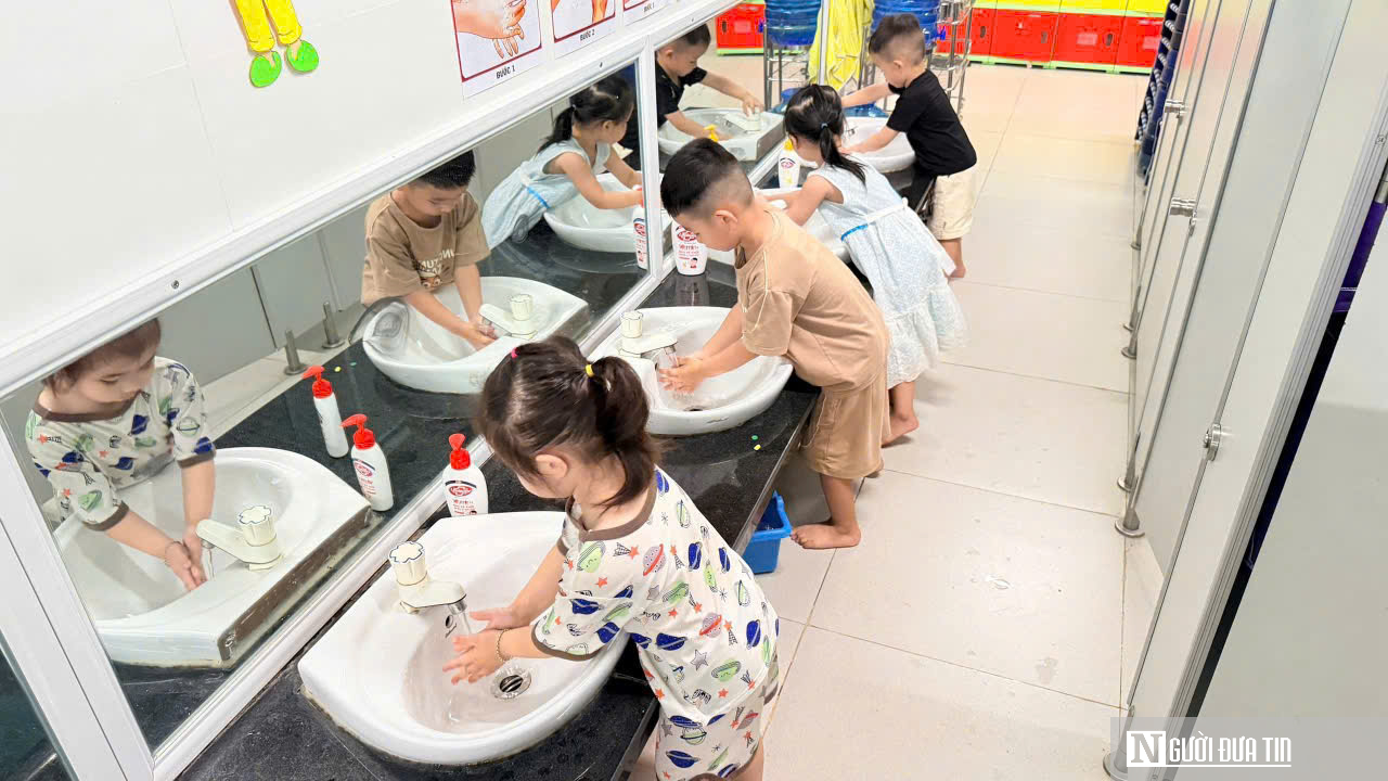 Tay chân miệng vào mùa, bệnh viện ở Đà Nẵng tiếp nhận hàng trăm ca mỗi ngày - Ảnh 5.