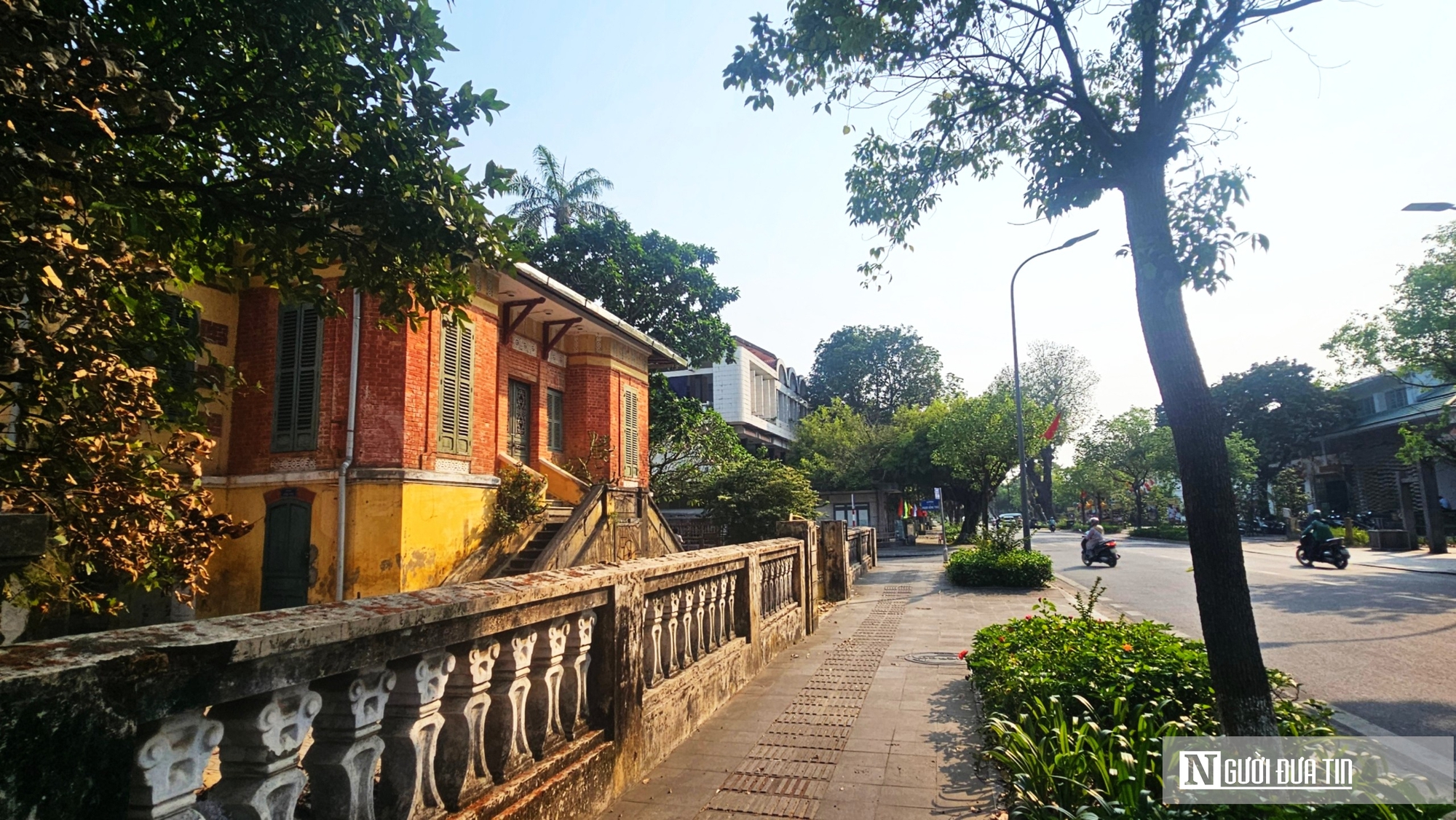 Cận cảnh biệt thự cổ trên đất “vàng” ở Huế chờ ngày “nhường chỗ” cho khách sạn cao cấp- Ảnh 2. Cận cảnh biệt thự cổ trên đất “vàng” ở Huế chờ ngày “nhường chỗ” cho khách sạn cao cấp- Ảnh 2.