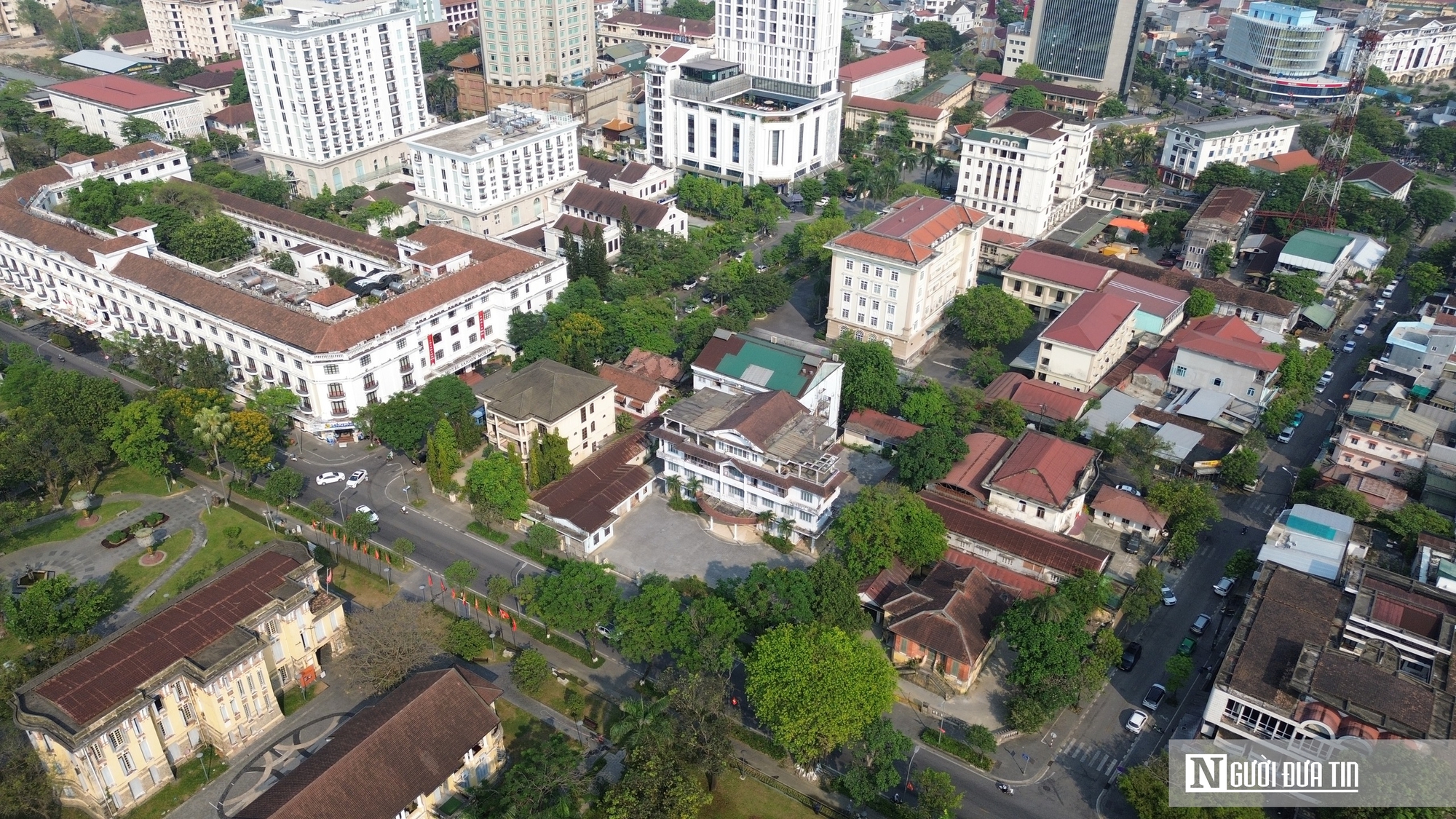 Cận cảnh biệt thự cổ trên đất “vàng” ở Huế chờ ngày “nhường chỗ” cho khách sạn cao cấp- Ảnh 9. Cận cảnh biệt thự cổ trên đất “vàng” ở Huế chờ ngày “nhường chỗ” cho khách sạn cao cấp- Ảnh 9.