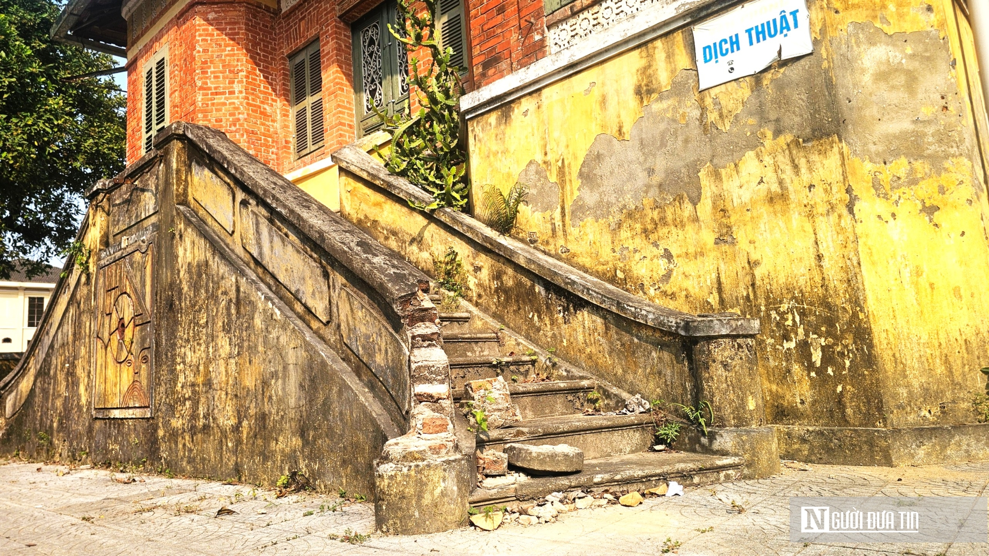 Cận cảnh biệt thự cổ trên đất “vàng” ở Huế chờ ngày “nhường chỗ” cho khách sạn cao cấp- Ảnh 5. Cận cảnh biệt thự cổ trên đất “vàng” ở Huế chờ ngày “nhường chỗ” cho khách sạn cao cấp- Ảnh 5.